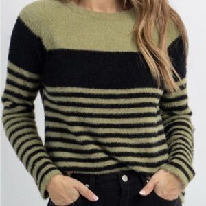 L’Abeye sweater